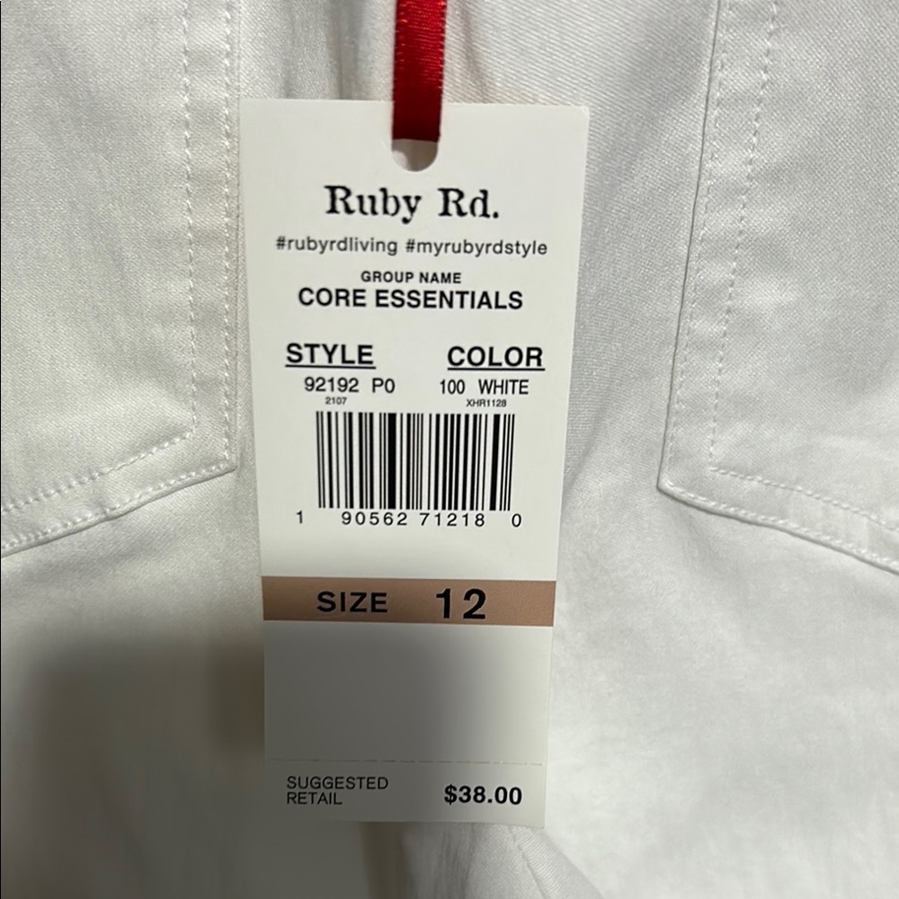 Ruby Rd. White ankle Pants - Picture 7 of 8